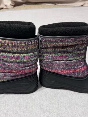Kids Winter Snow Boots - Gray with Pink & Teal Pattern